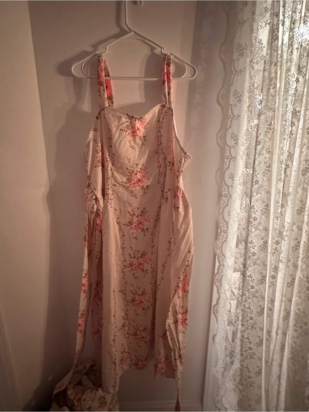 Vintage type Floral Dress in Cream with Pink Roses